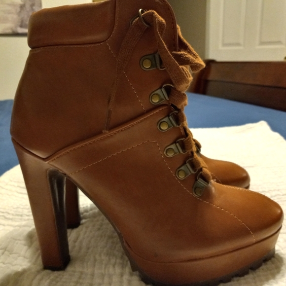 Heeled Boots - Picture 3 of 6